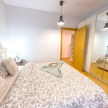 Old Town Spacious Apartment Букурещ Екстериор снимка