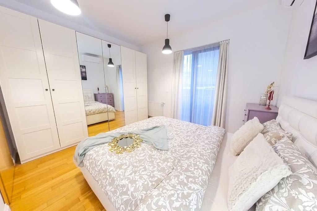 Old Town Spacious Apartment Букурещ Екстериор снимка