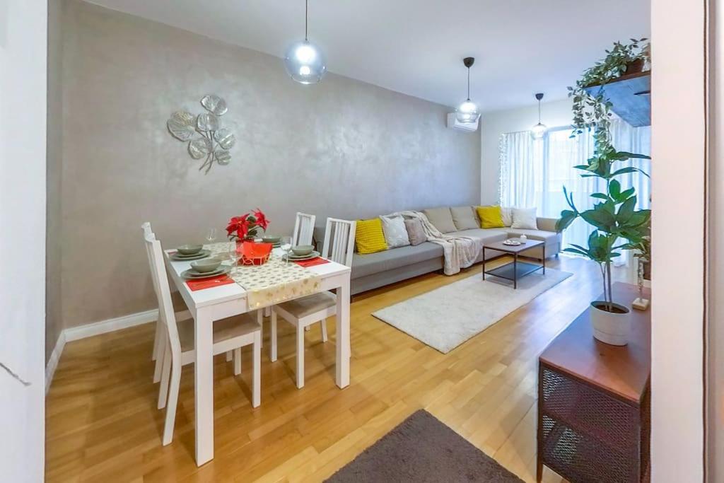 Old Town Spacious Apartment Букурещ Екстериор снимка